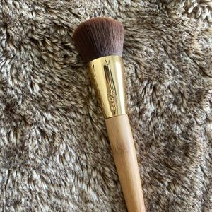 Tarte face brush